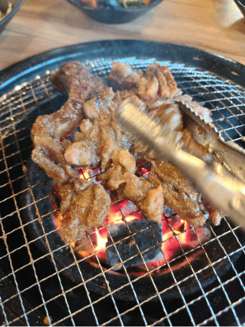  양념돼지갈비가 맛있고 가성비 좋은 청천동 고기집 청천면옥 화로가