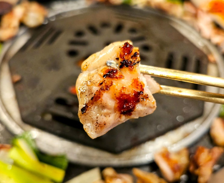 부산 동래구 고기집-숯불 닭갈비와 게라면 된장전골이 맛있는 [팔각도 부산동래점]