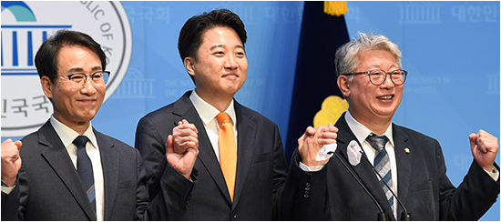 <b>개혁신당</b> 이원욱·<b>조응천</b>, 화성을·남양주갑 출마…"제3지대... 