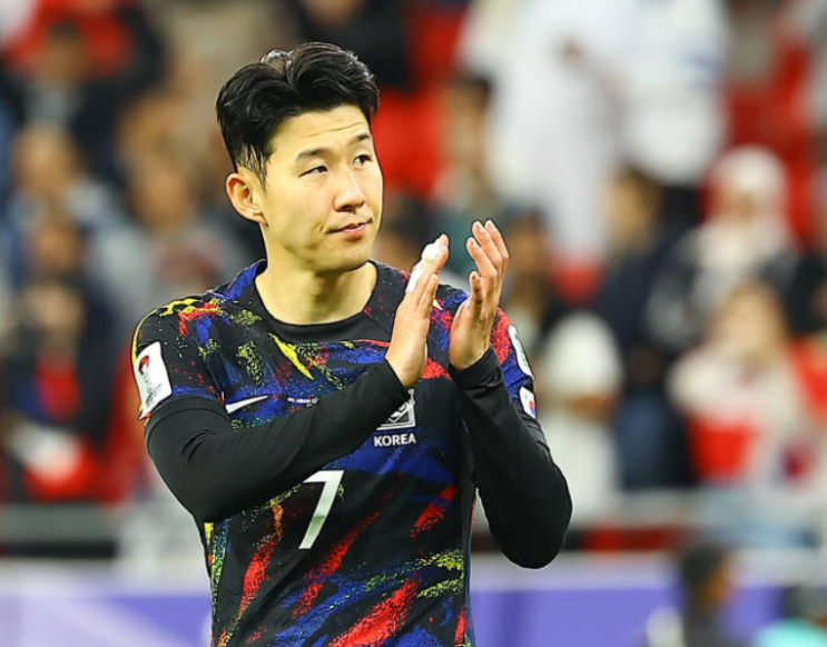 <b>손흥민</b> 탈구 이강인: <b>축구</b>대표팀 내부의 불화가 낳은 결과?
