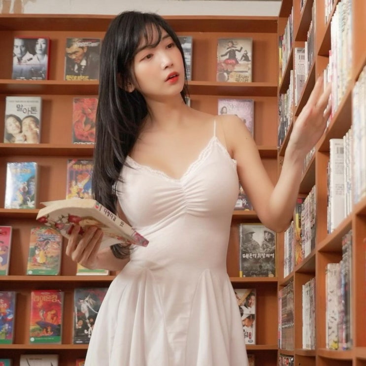 '롤코 꽃사슴녀' 이해인, "저랑 같이 살면 영상 속 판타지 충족시켜 줄게" 화끈 어필 '롤코 꽃사슴녀' 이해인, "저랑 같이 살면 영상 속 판타지 충족시켜 줄게" 화끈 어필
