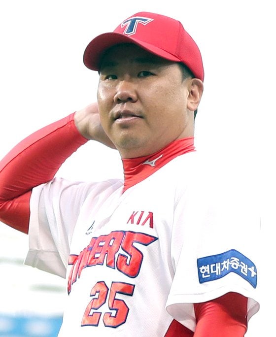 기아 <b>감독</b>은 결국 <b>이범호</b>로 낙점. 이종범, 선동열 의문의 1패