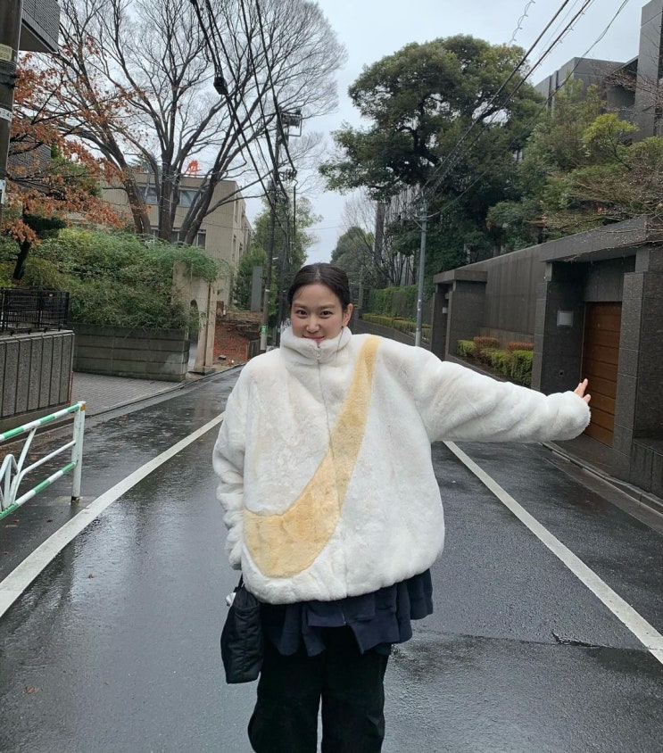  올 봄 날씨별 옷차림으로 베이젝팀인 플리스! 나이키 빅스우시 오버핏 양털 후리스 자켓 코디 추천 w. 장희령
