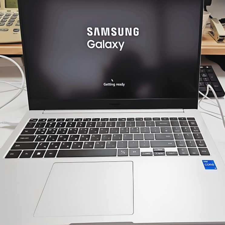 엄지척이었던 삼성 노트북 갤럭시북2 NT550XEZ-A58A 엄지척이었던 삼성 노트북 갤럭시북2 NT550XEZ-A58A
