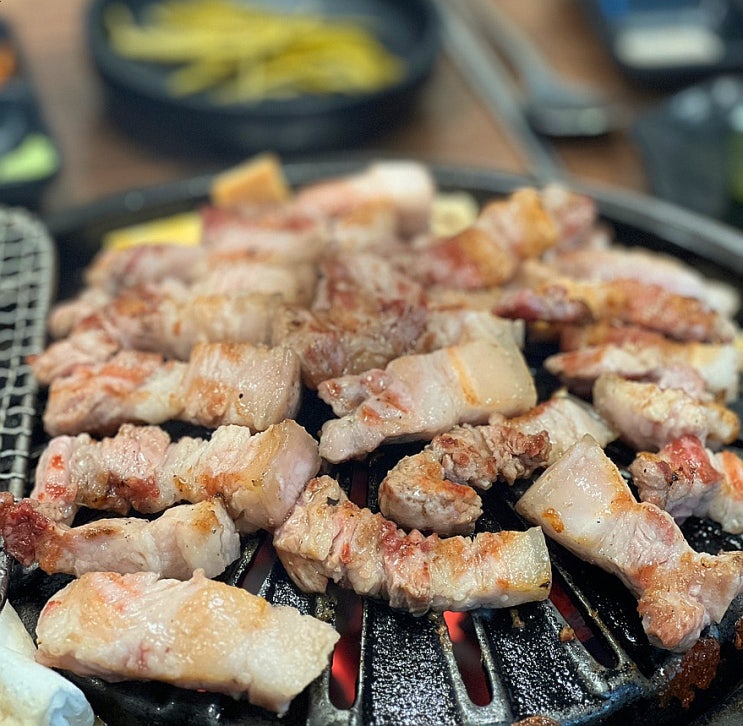  육가공장2호점 스페셜 한 판 재방문 후기