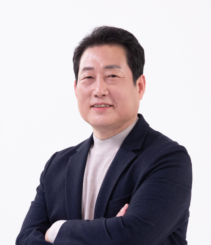 [창업일보]<b>유동철</b>·김상우 민주당 영남권 인재영입 18·19호