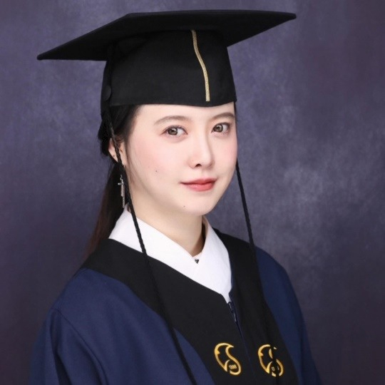 구혜선, 13년 만에 <b>성균관대</b> 최우등 <b>졸업</b>…SNS에 <b>졸업</b> 사진 공개
