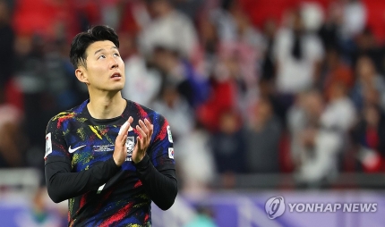 "<b>손흥민</b>, 요르단전 전날 <b>이강인</b> 등과 다투다 <b>손가락</b> 탈구"