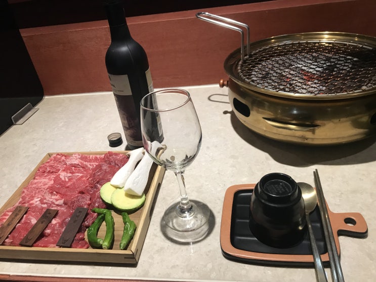  동남지구소고기, 삼사월 ( ft. 와규와 와인 와구와구)