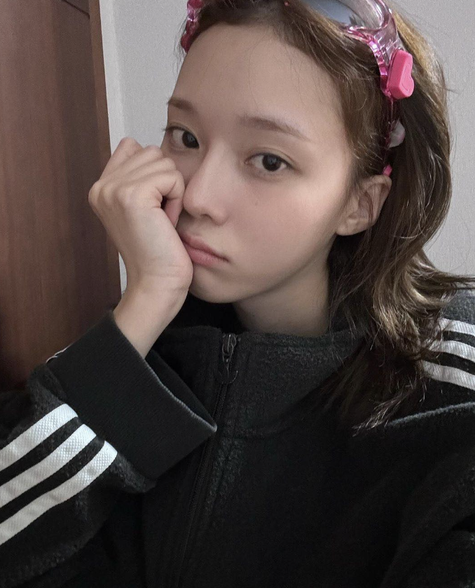  여자 스트릿 룩 패션에서 근본 그 잡채인 많은 사랑을 받는 아디다스 트랙탑 져지 자켓 추천
