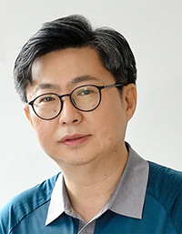 업무 중 맨홀에 빠진 교통사고조사원에게도 산재보상을 업무 중 맨홀에 빠진 교통사고조사원에게도 산재보상을