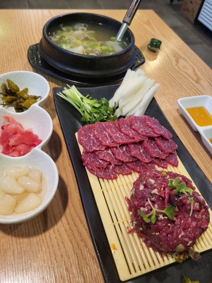  충주 육회 맛집 육사시미 강력추천 더존육회