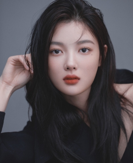 배우 <b>김유정</b>, 소아암·<b>백혈병</b> 어린이 <b>위해</b> 1억 원 기부