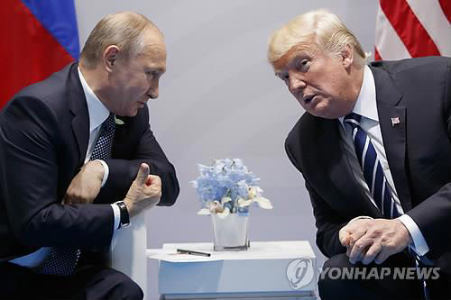 <b>푸틴</b> "<b>바이든</b>은 예측가능한 구식"…'트럼프보다 선호' 선언