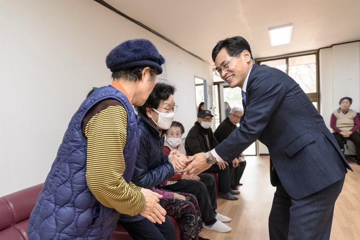  양천구, 100세 이상 어르신 80명… 효도수당 드려요