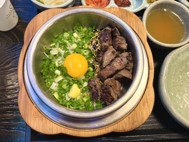  건강하고 특별한 프리미엄 솥밥 전문점, 정갈한 한 끼 '솔솥'