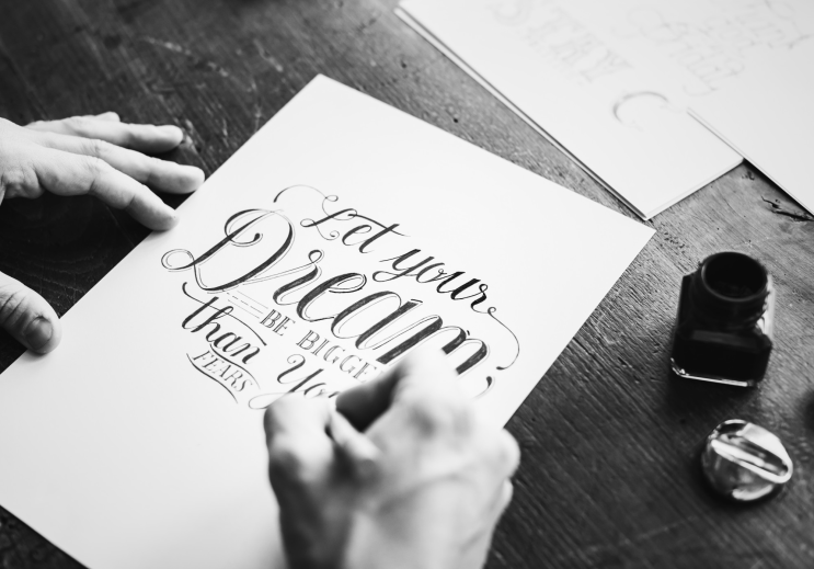  캘리그래피와 타이포그래피의 차이