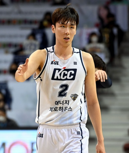 <b>프로농구</b> 부산 KCC 이지스 <b>송교창</b> <b>프로</b>필 기록 연봉 (심상치... 