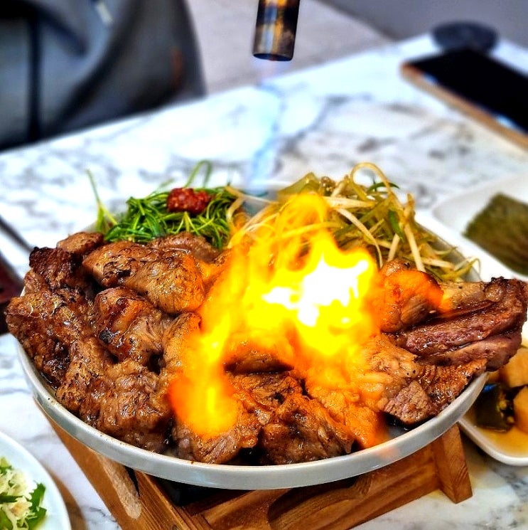  신논현역 맛집 육미안 불향 가득 진갈비 최고