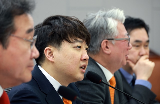 <b>이준석</b> “개혁신당 주류 시각은, 통합전 당원들 생각”