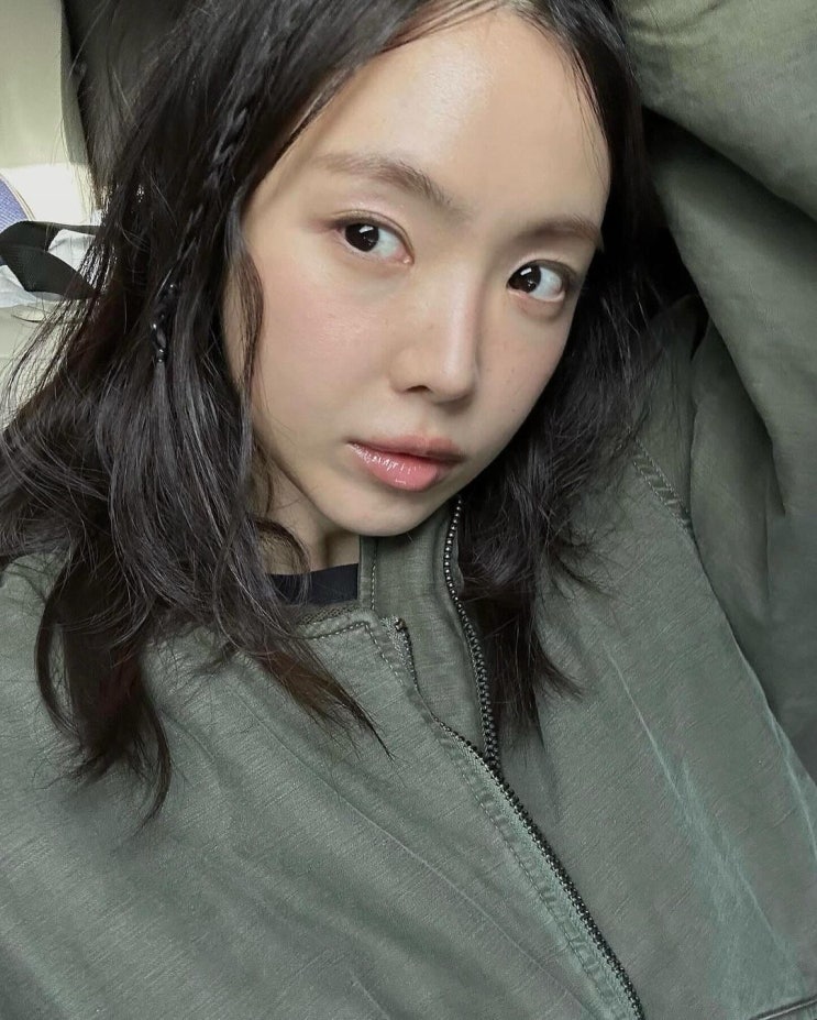 손나은, 한겨울에 비키니 입고 파격 노출...군살 없는 완벽 보디라인 뽐내 손나은, 한겨울에 비키니 입고 파격 노출...군살 없는 완벽 보디라인 뽐내