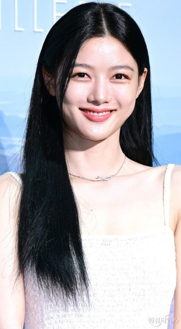 <연예가핫이슈> 김유정, 소아암 어린이들 위해 1억원 쾌척 "꿈 잃지 않았으면" <연예가핫이슈> 김유정, 소아암 어린이들 위해 1억원 쾌척 "꿈 잃지 않았으면"