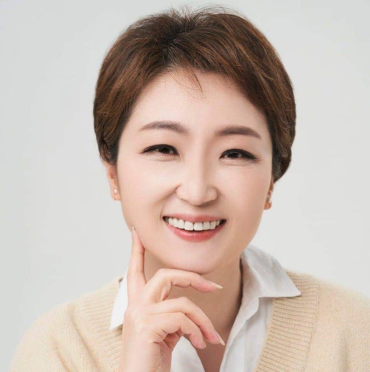 <b>이언주</b>, 민주당 복당…"윤석열 정권 심판하는 길 함께 하자"