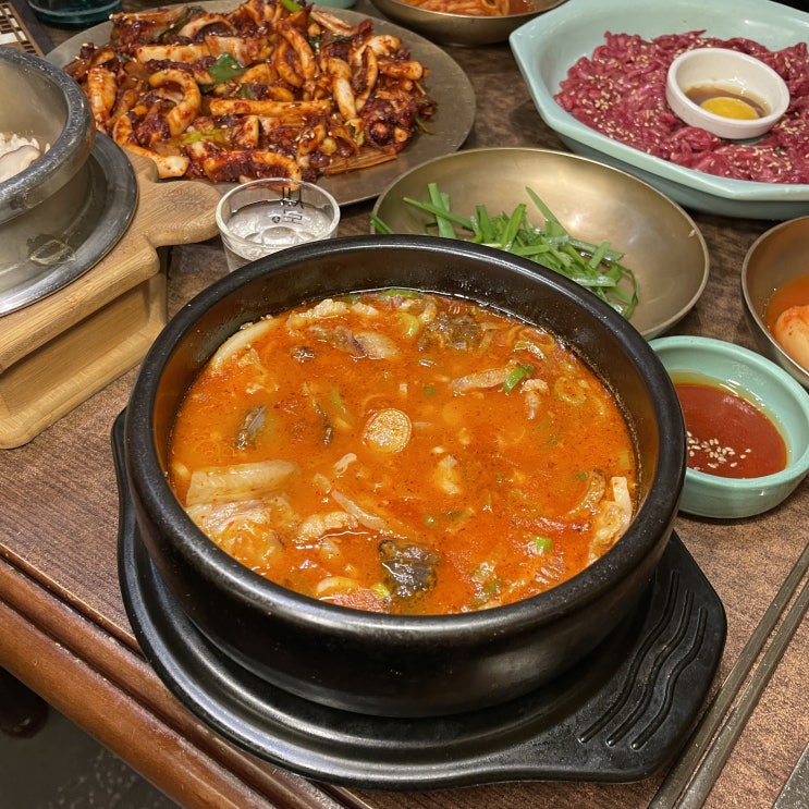  을지로3가 맛집 서울 꼭 가야할 밥집, 3대 순대국으로 불리는 해장국 스팟 청와옥