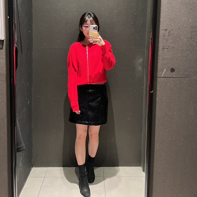 에잇 세컨즈 에디션 8  레드 가디건 페이크 레더 스커트 리뷰