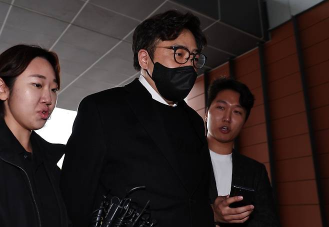 “<b>피프티 피프티</b> 멤버 빼갔다”… 배후 지목된 안성일, 검찰 송치