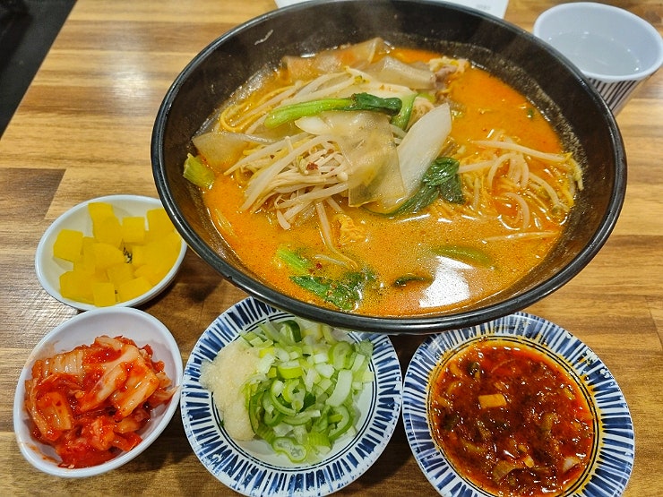  종각역 혼밥 마라공방 _ 깔끔한 종로 마라탕집 혼밥 하기 좋은 종각 르미에르 맛집
