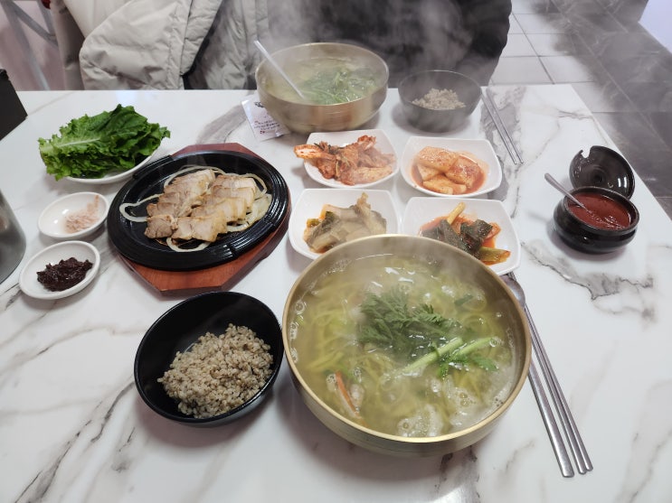 [청주] 심가네 : 완벽한 보쌈세트 맛집(보삼 + 칼국수 + 보리밥)