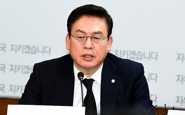 6선 도전하는 '<b>정우택</b>' 과연 위기 돌파할까