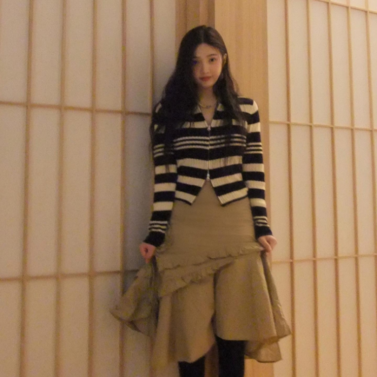  조이 레트로 무드 데일리룩 니트 스커트 제품 어디꺼?