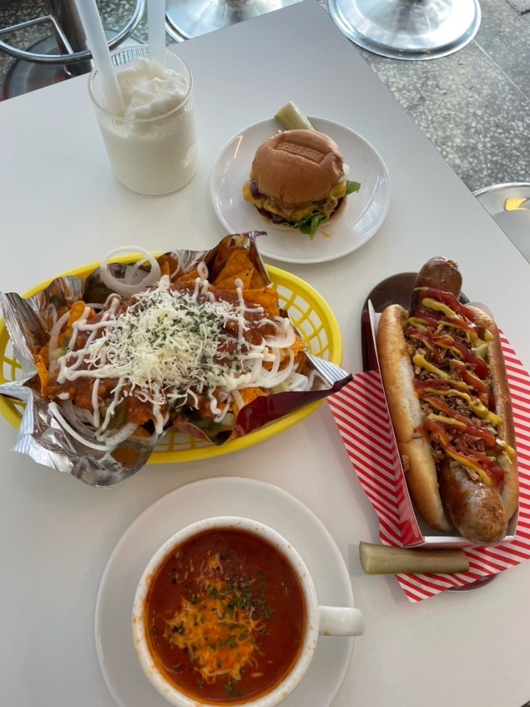 회기역 맛집 사이드킥 경희대 햄버거 슬라이더 맛집 추천