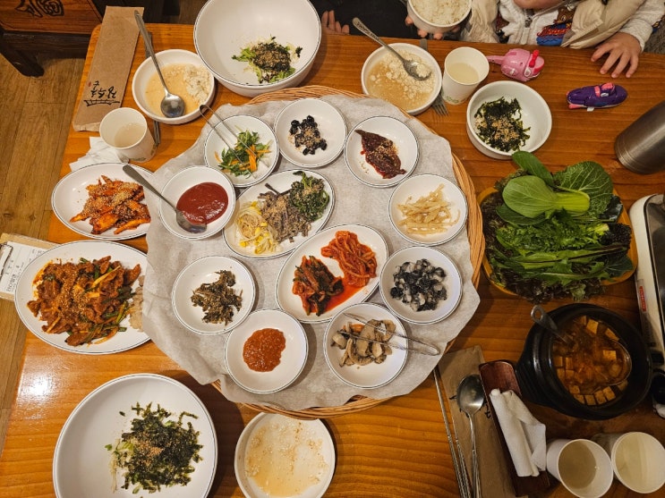포천 맛집 장수촌 순두부보리밥 깔끔한 한상차림 솔직 리뷰(오옷스페이스 카페까지)
