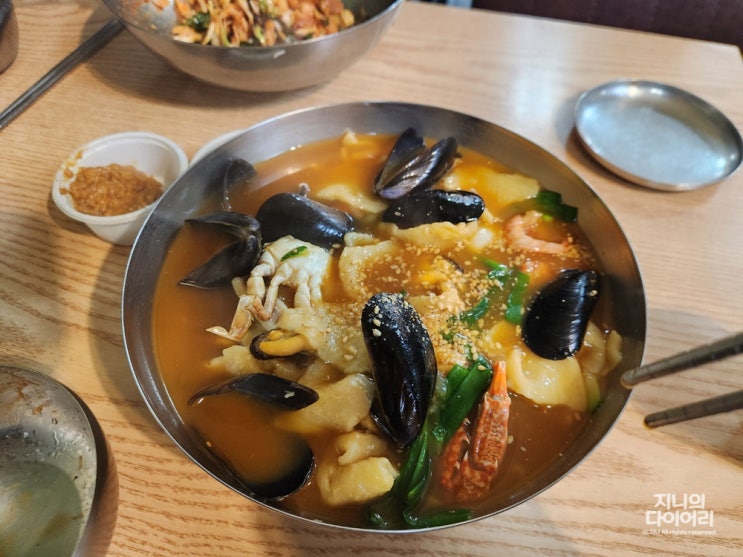  서문시장 얼큰이 칼국수 수제비 대기 없이 바로 식사 팁, 영남횟집 회많이 회덮밥