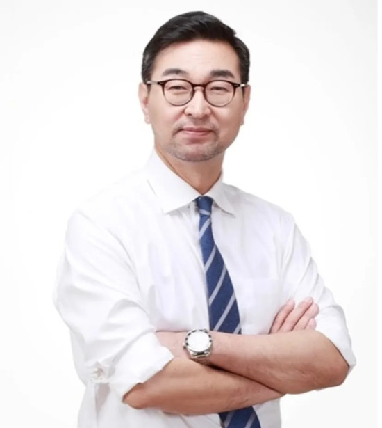 암 투병 방송 종횡무진 시사평론가 <b>최영일</b> 16일 별세 향년 57세