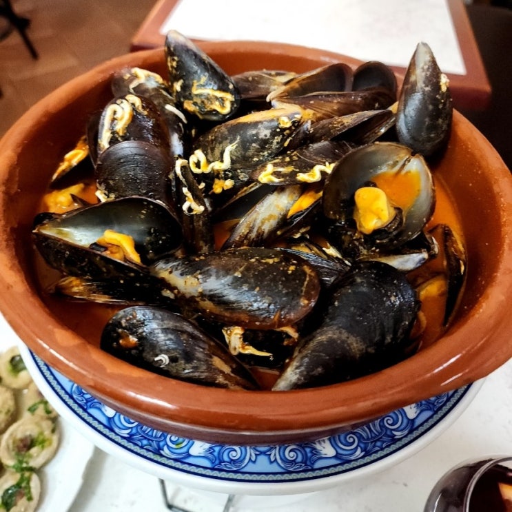 [마드리드 맛집] Bar El Rocio 매운홍합탕 양송이 참피뇬 샹그리아