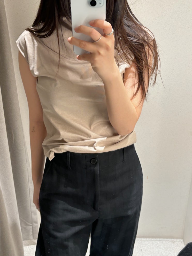  【ZARA】 자라 봄 신상 기본 티셔츠와 캐주얼 오피스룩 팬츠 조합 / 코튼 티셔츠 헤링본 코튼 스트레이트 팬츠