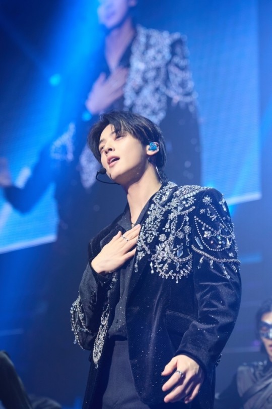 <b>차은우</b> 첫 <b>팬콘</b>서트 故 문빈 생각에 눈물…쉽지 않네요 음악의... 
