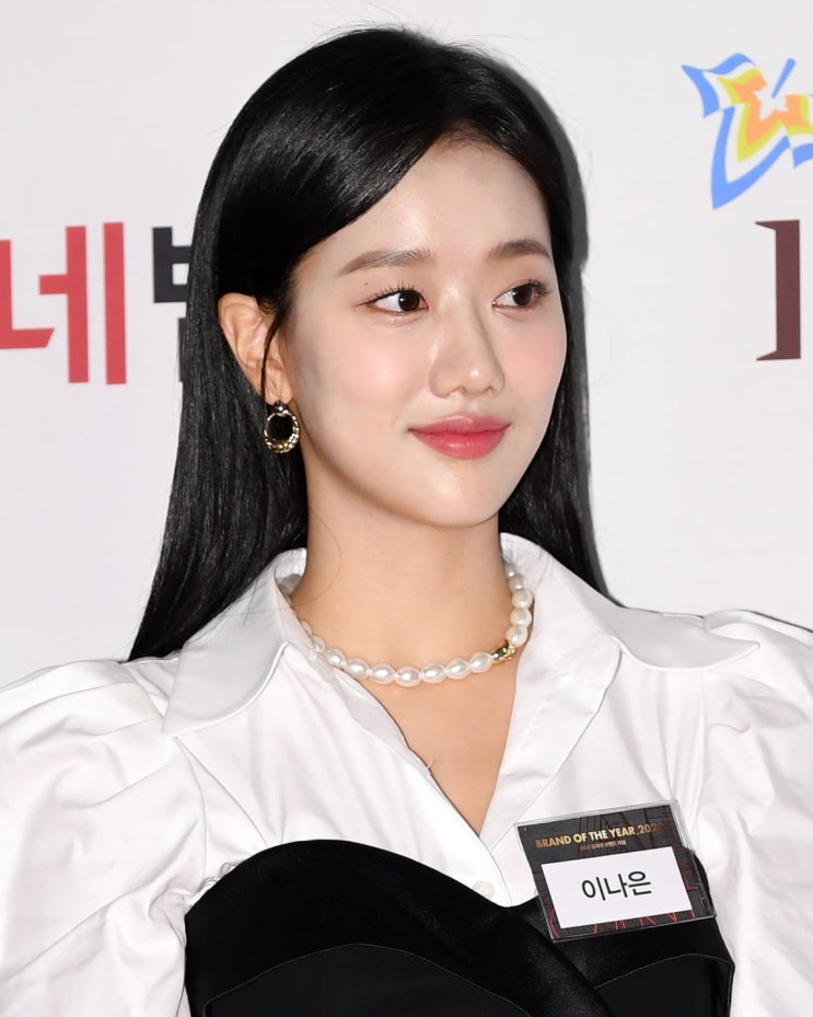 '이강인 열애설' 이나은, '왕따 논란' 3년 만에 활동 복귀 '이강인 열애설' 이나은, '왕따 논란' 3년 만에 활동 복귀