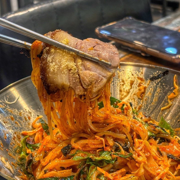  원주 단계동 족발 맛집, 술안주 극찬 마늘튀김족발 동백족발