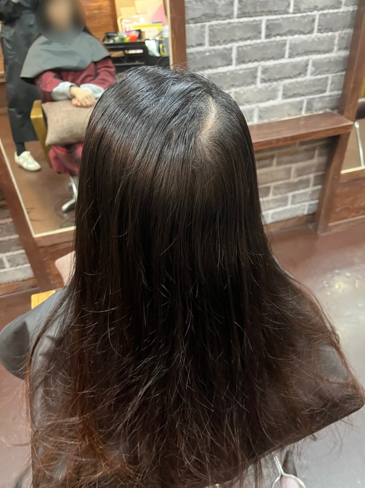  천안 모류교정 전문 미용실 더본헤어 뒷통수 까지 갈라지는 가르마 모류교정으로 커버하기