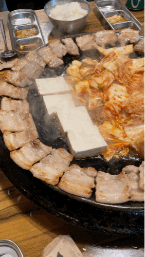  홍대 맛집 무쇠김치삼겹 홍대점 웨이팅 꿀팁, 솔직후기