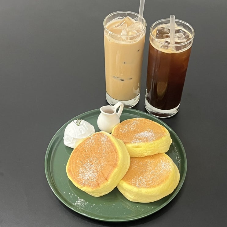  주차 가능 조용한 신논현역 대형카페 카페호두