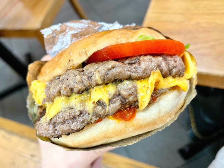 파리 디즈니랜드 맛집 파이브가이즈 베이컨치즈버거 후기 파리 디즈니랜드 맛집 파이브가이즈 베이컨치즈버거 후기