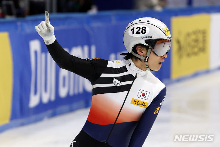 쇼트트랙 서이라, 올시즌 <b>월드컵 500m</b> 한국 첫 <b>금메달</b> 수확