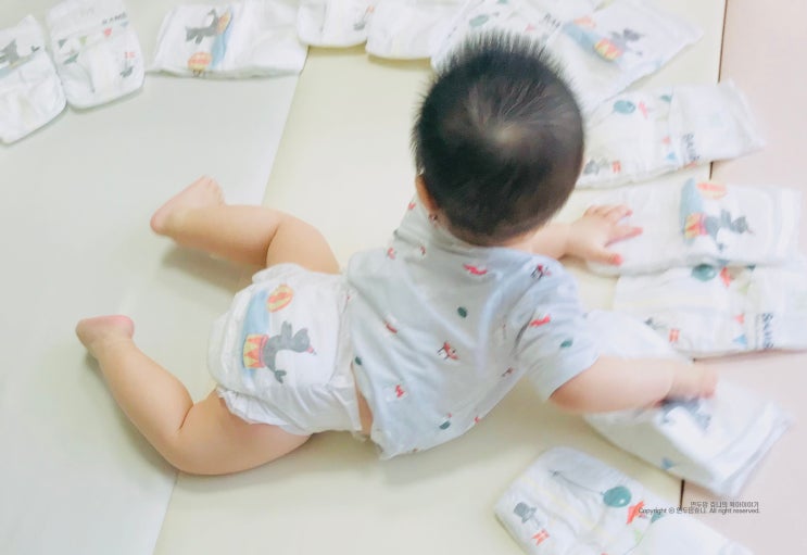 아기 뒤집기시기 신생아 되집기 시기 3개월 4개월 밤잠 침대 언제? 아기 뒤집기시기 신생아 되집기 시기 3개월 4개월 밤잠 침대 언제?