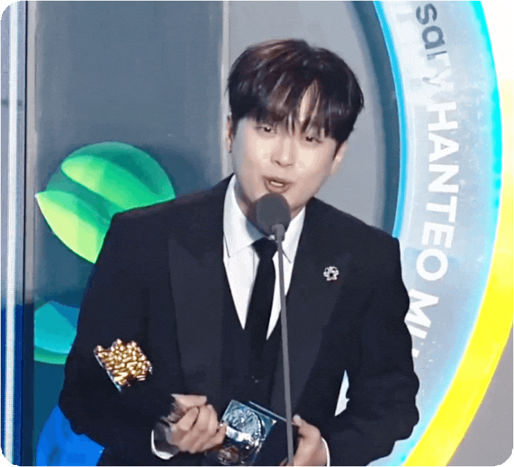 <b>이찬원</b>,<b>한터뮤직어워즈</b> 수상을 축하합니다!
